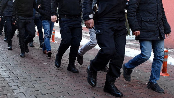 Ayrıntılar Netleşti: 18 ilde 'nitelikli dolandırıcılık' operasyonu: 153 şüpheli hakkında tutuklama kararı veri