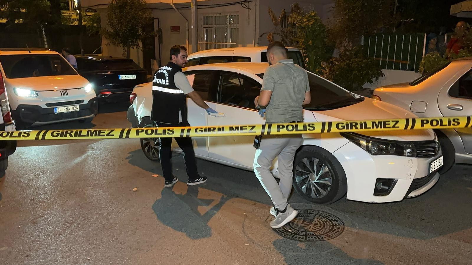 Bayrampaşa’da hareketli dakikalar... Polisin 'dur' ihtarına uymdı, kaçarken kaza yaptı - Son Dakika Bilgileri