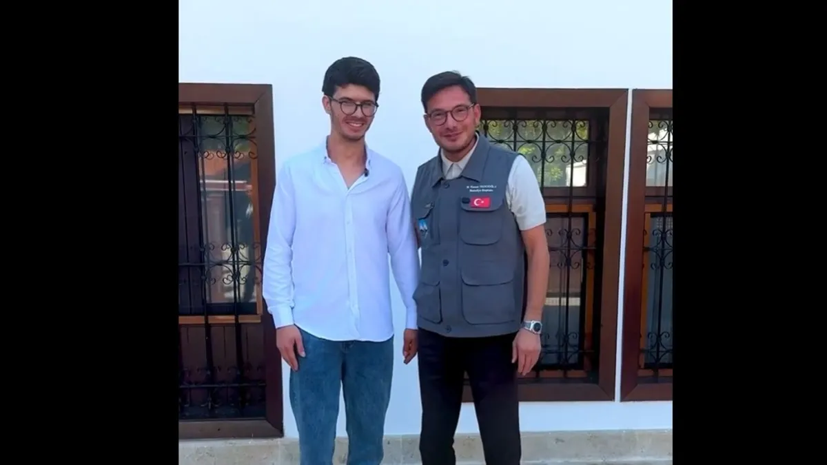 Kritik Açıklama: Tokat Belediye Başkanı Yazıcıoğlu, sosyal medya fenomeni taklitçisini makamında ağırladı: Gel