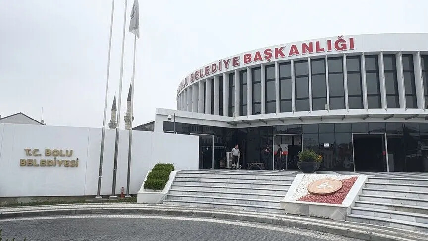 Sıcak Gündem: Bolu Belediyesinde "araç kiralama ihalelerinde usulsüzlük" iddiasıyla 7 zanlıya tutuklama talebi