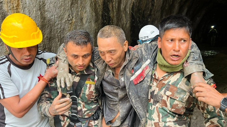 Son Gelişme: Nepal'de yeni mucize: 10 gün sonra kurtarıldılar ve Merak Edilenler