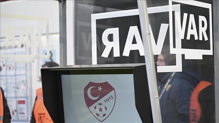 Sıcak Gündem: Fenerbahçe-Beşiktaş derbisinin VAR hakemi netlik kazandı ve Merak Edilenler