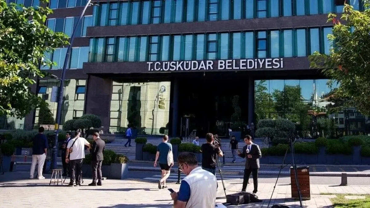 Kritik Açıklama: Üsküdar Belediyesi'ne yönelik usulsüzlük soruşturması: 3 şüpheliye tutuklama talebi - Son Dak