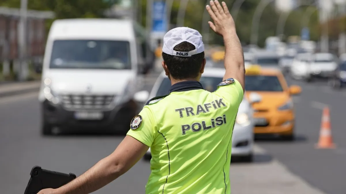Sıcak Gündem: Sürücülerin dikkatine! Sahte trafik cezası tuzağı yayılıyor... "Ehliyetiniz askıya alınacak" diy