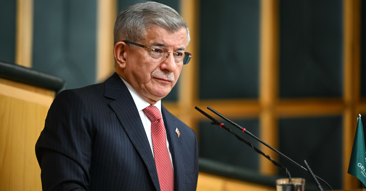 Gündemden Son Bilgiler: Ahmet Davutoğlu bugün ifade verecek: Gelişmeler Takip Ediliyor