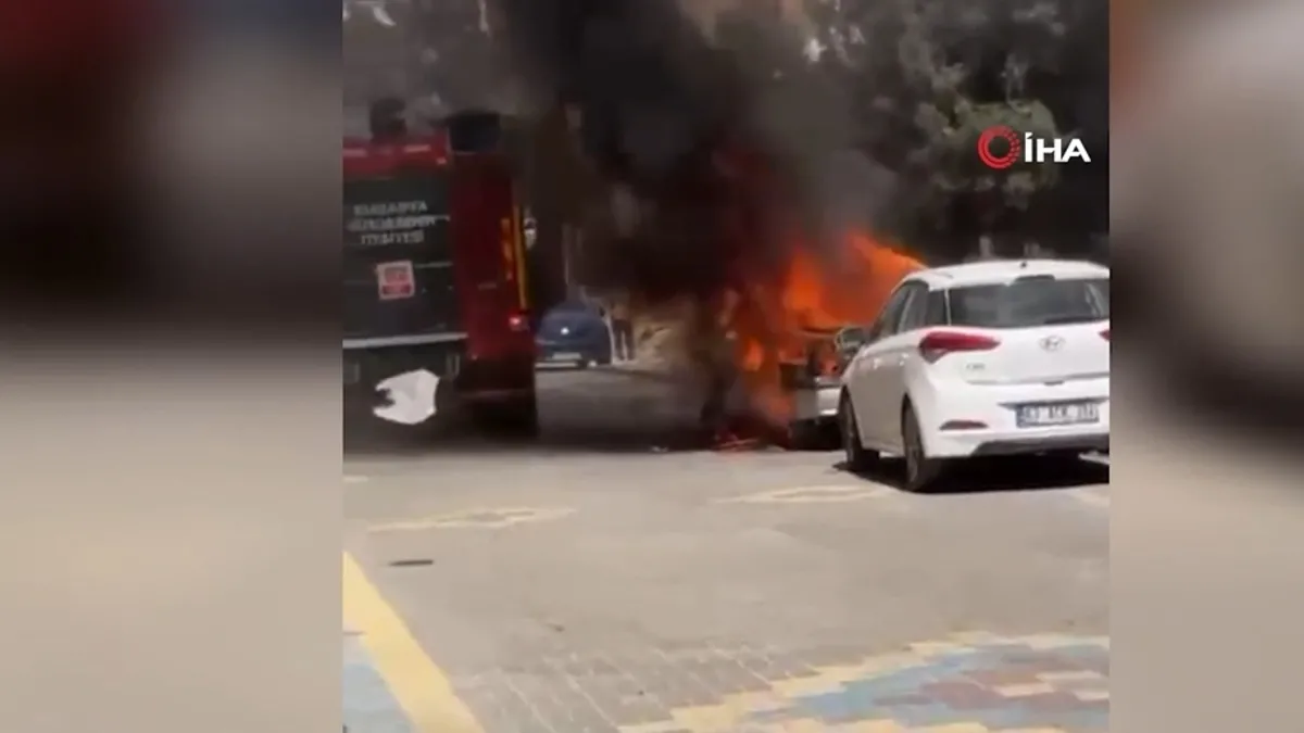 Ayrıntılar Netleşti: Park halindeki otomobil alevlere teslim oldu: Gelişmeler Takip Ediliyor