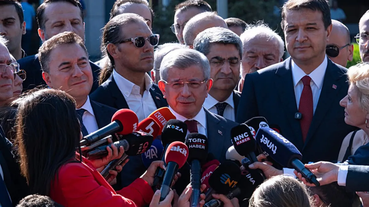 Gündemden Son Bilgiler: Ahmet Davutoğlu, Ankara Adliyesinde ifade verdi ve Merak Edilenler
