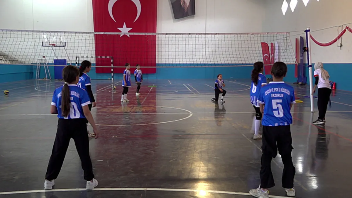 Sıcak Gündem: Milli zafer Horasanlı kızların voleybol hayalini büyüttü - Son Dakika Bilgileri
