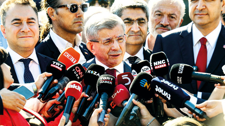 Kritik Açıklama: Eski Başbakan Davutoğlu hakaretten ifade verdi: Gelişmeler Takip Ediliyor
