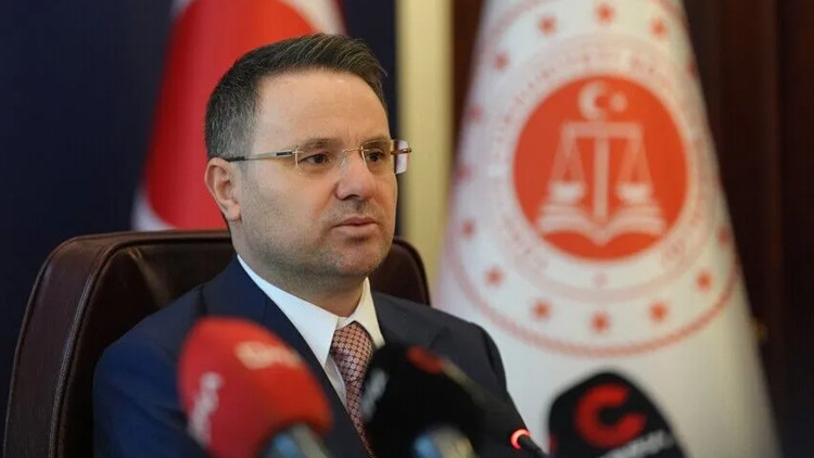 Sıcak Gündem: Bakan Gürlek 4 ildeki dev operasyonu kamuoyuna ilan etti: 137 şüpheliye işlem, 122 milyarlık par