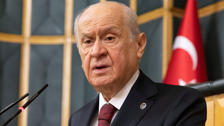 MHP lideri Bahçeli'den 9 Eylül mesajı: Devletimizin prangalara mahkûm edilebileceğini düşünenlere verilmiş tar