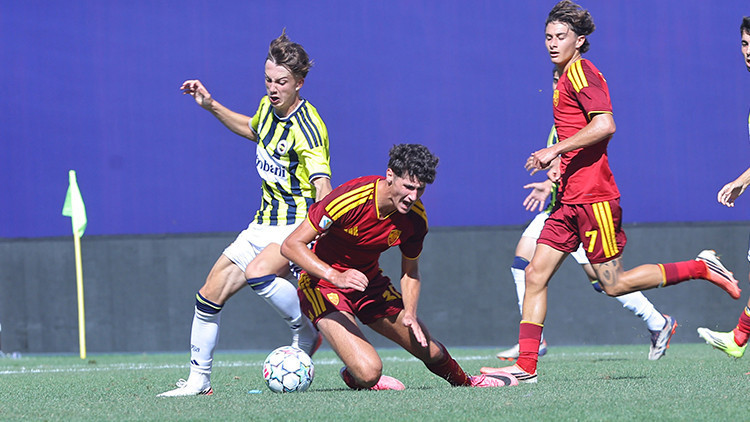 Sıcak Gündem: Fenerbahçe'nin gençleri Roma karşısında 2-0'ı koruyamadı ve Merak Edilenler