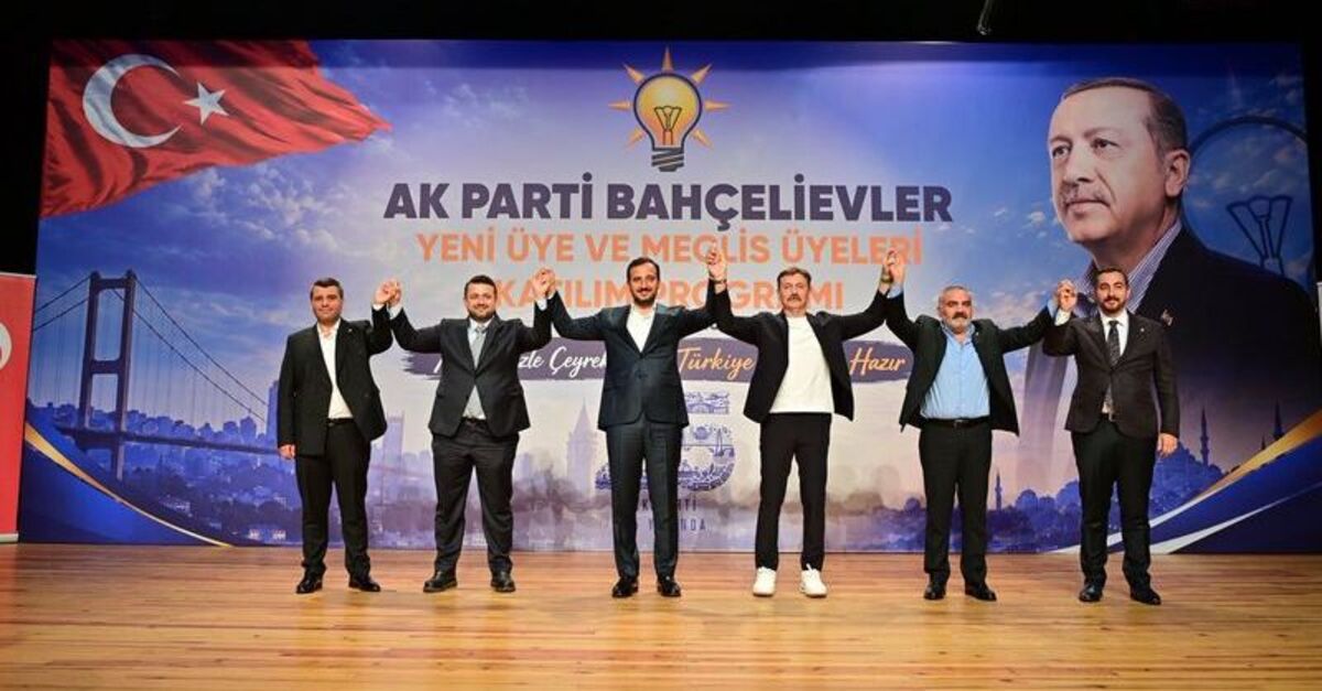 Kritik Açıklama: CHP'li 3 meclis üyesi AK Parti'ye geçti - Son Dakika Bilgileri