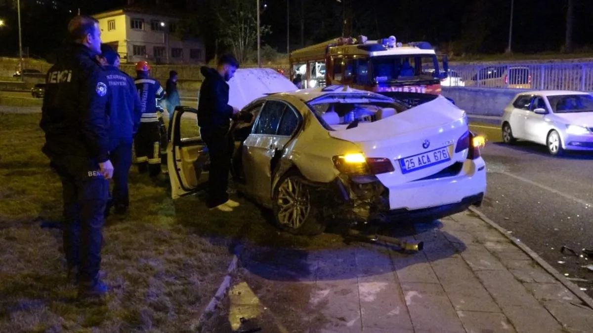 Gündemden Son Bilgiler: Erzurum'da feci kaza! Kontrolden çıkarak takla attı: 4 yaralı - Son Dakika Bilgileri