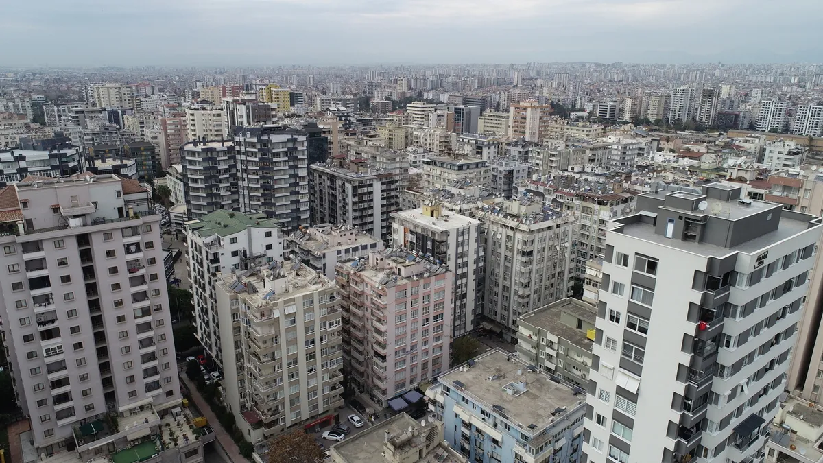 Adana'da ortaya çıktılar: Akılalmaz dolandırıcılık yöntemi! Hedefte emlakçılar var...: Gelişmeler Takip Ediliy
