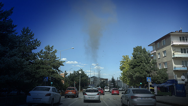 Erzurum'da rüzgarın etkisiyle hortum oluştu: O anlar kamerada ve Merak Edilenler