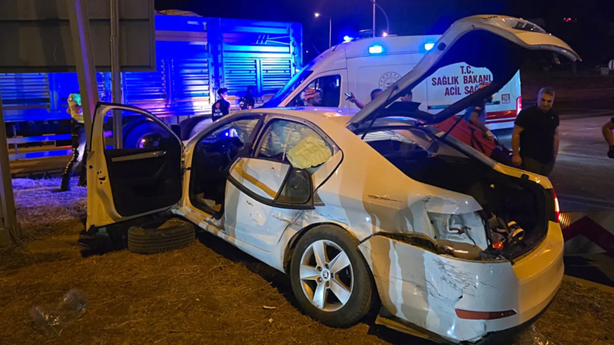 Bingöl'de feci kaza: Tır ile otomobil çarpıştı: 5 kişi yaralandı ve Merak Edilenler
