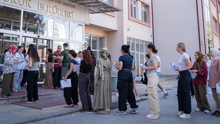 KPSS maratonu resmen start aldı: Alan bilgisi sınavı yapılıyor: Gelişmeler Takip Ediliyor
