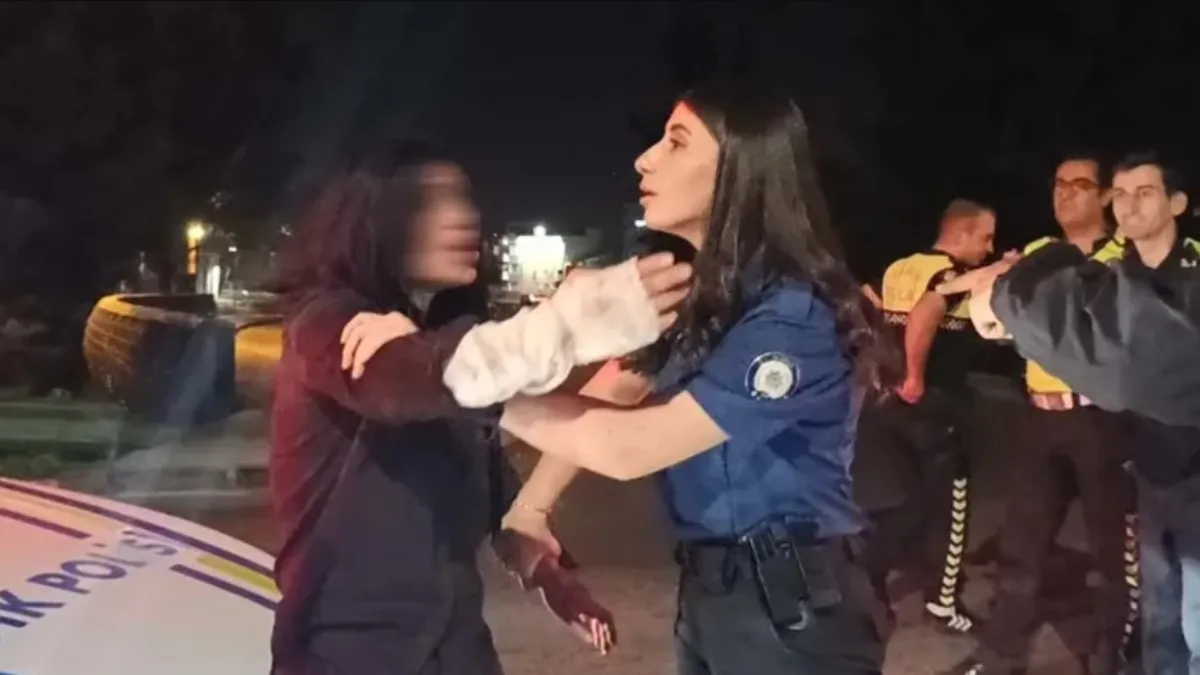 Ayrıntılar Netleşti: “Sanatçıyım ben” diyerek polise direnmiş ve gazetecilere tükürmüştü! Meğer bu ilk vukuatı