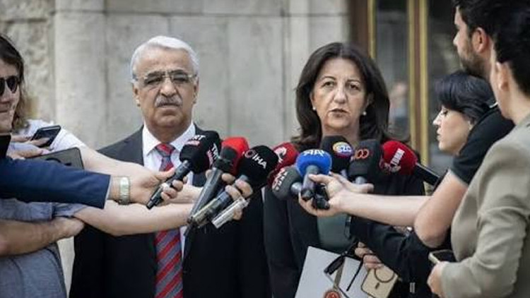 DEM Parti İmralı Heyeti üyeleri İmralı'dan ayrıldı: Gelişmeler Takip Ediliyor