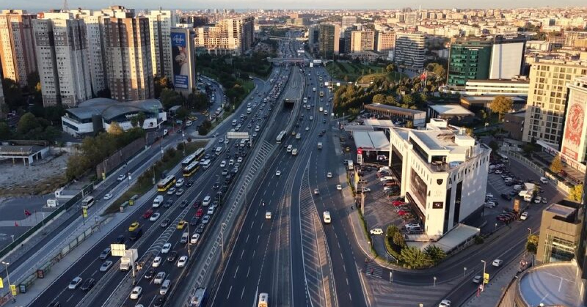 Ayrıntılar Netleşti: İstanbul'da trafik hafta sonu gibi: % 38: Gelişmeler Takip Ediliyor