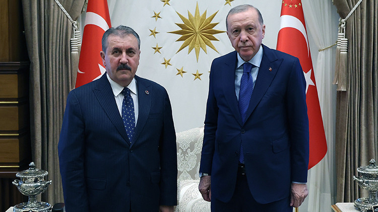 Gündemden Son Bilgiler: Cumhurbaşkanı Erdoğan, BBP Genel Başkanı Destici'yi kabul etti