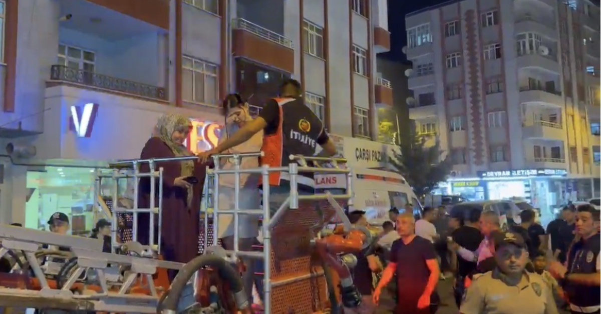 Gündemden Son Bilgiler: Iğdır’da yangın: 18 kişi tahliye edildi