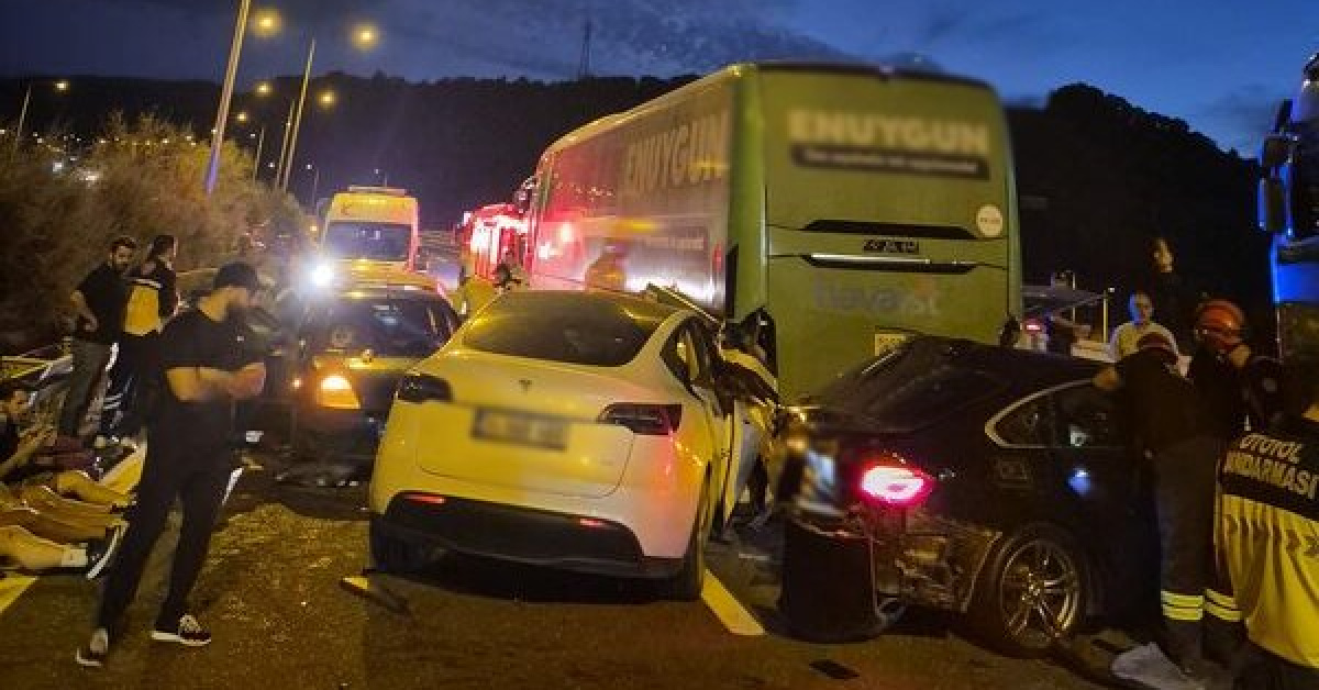 Kritik Açıklama: İstanbul-İzmir Otoyolu'nda zincirleme kaza: 11 yaralı ve Merak Edilenler