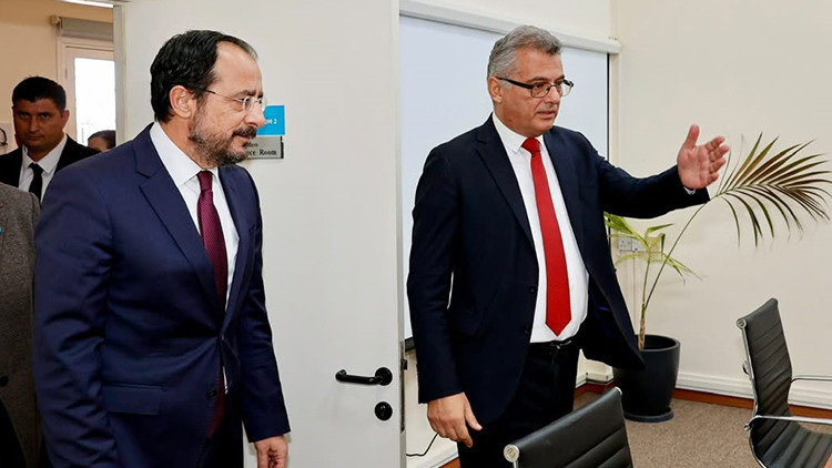 Ayrıntılar Netleşti: KKTC Cumhurbaşkanı Erhürman ile Rum Yönetimi lideri Hristodulidis arasında kritik görüşme