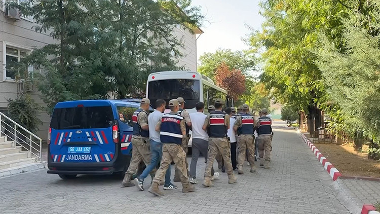 Sıcak Gündem: 'Sokaklar Güvende' operasyonunda yasa dışı bahis tutuklaması ve Merak Edilenler