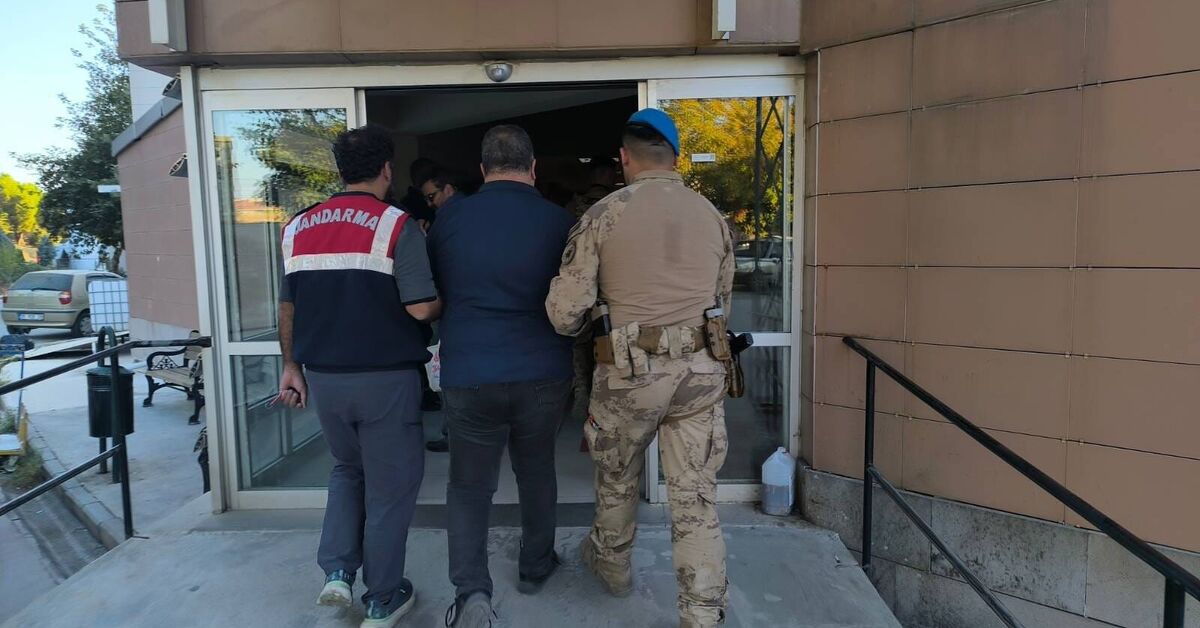 Kritik Açıklama: FETÖ operasyonu: 21 gözaltı: Gelişmeler Takip Ediliyor