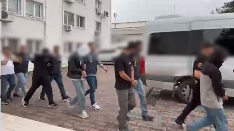 Ayrıntılar Netleşti: 562 milyon liralık tezgah | Para karşılığında kullandırtıyorlardı... Yasa dışı bahis oper