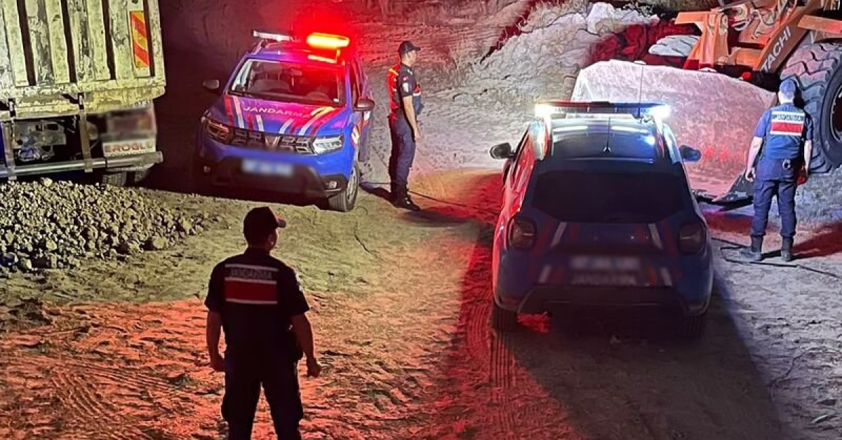 Son Gelişme: Manavgat'ta kaçak kum operasyonu: 3 gözaltı ve Merak Edilenler