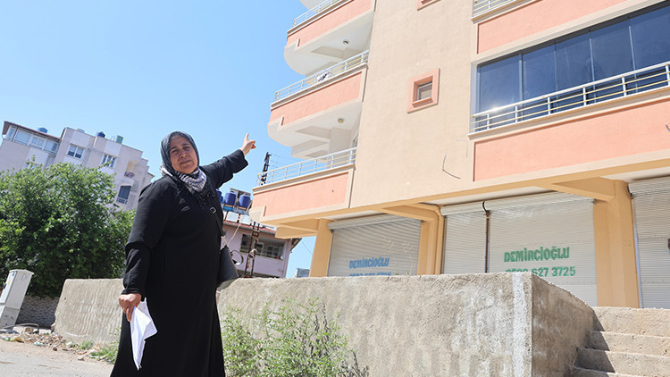 20 yıllık ev hayali suya gerileme kaydetti: Biber temizleyerek biriktirdiği parayla dolandırıldı