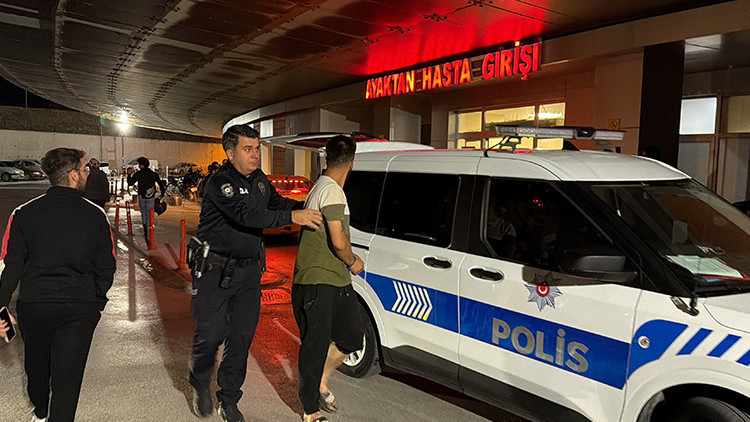 Gündemden Son Bilgiler: Eskişehir'de kocasının zorla tuttuğu araçtan atlayan kadın hastanelik oldu - Son Dakik