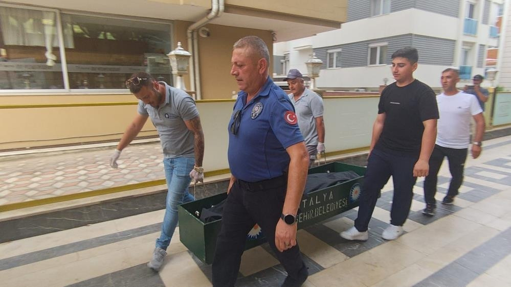 Kritik Açıklama: Rus uyruklu turist konakladığı otelin koridorunda ölü bulundu: Gelişmeler Takip Ediliyor