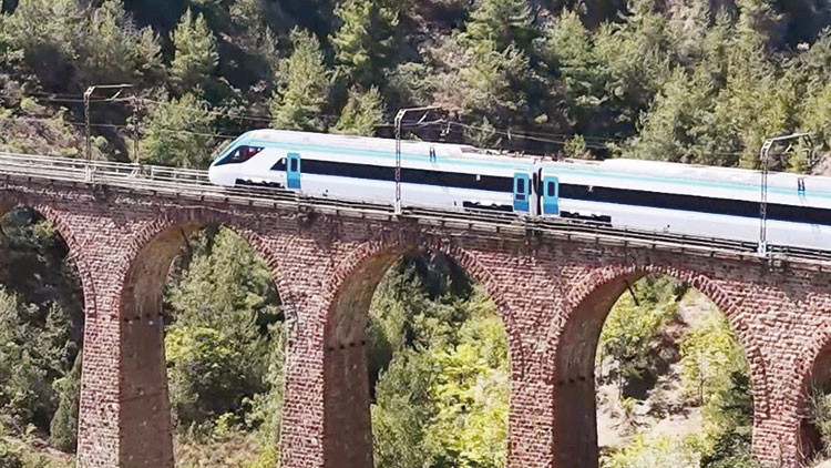 Son Gelişme: Milli Hızlı Tren seri üretimde ve Merak Edilenler