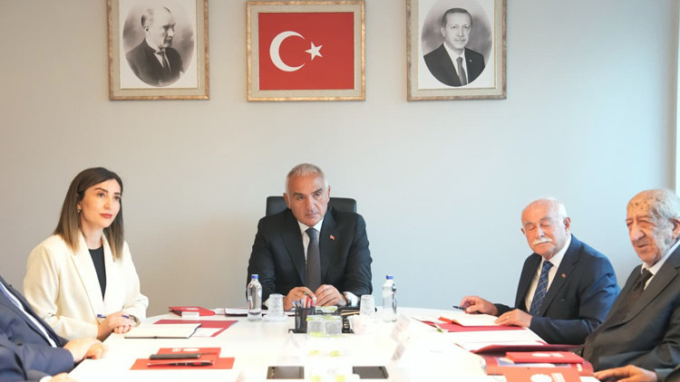 Kritik Açıklama: Alevi-Bektaşi Danışma Kurulu ilk toplantısını Bakan Ersoy başkanlığında gerçekleştirdi ve Mer