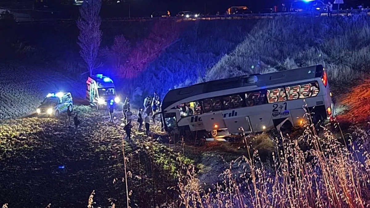 Gündemden Son Bilgiler: Amasya'da feci kaza: Yolcu otobüsü şarampole uçtu! 24 kişi yaralandı