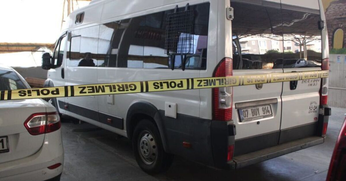 Kritik Açıklama: Okul önünde pompalı tüfekle gezen 2 kişi yakalandı - Son Dakika Bilgileri