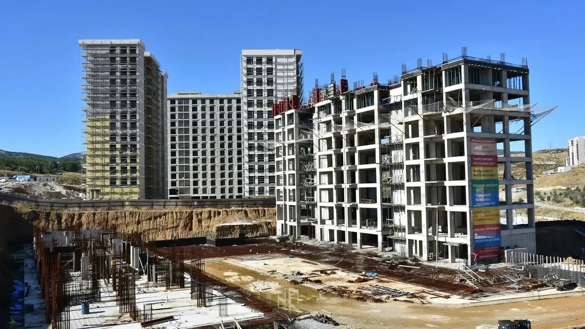 Gündemden Son Bilgiler: Kooperatif mağdurlarından İZBB Başkanı Cemil Tugay'a tepki! ve Merak Edilenler