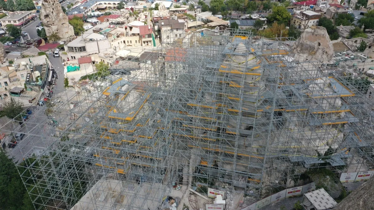 Gündemden Son Bilgiler: Kapadokya’da 7 peri bacası için koruma seferberliği: Gelişmeler Takip Ediliyor