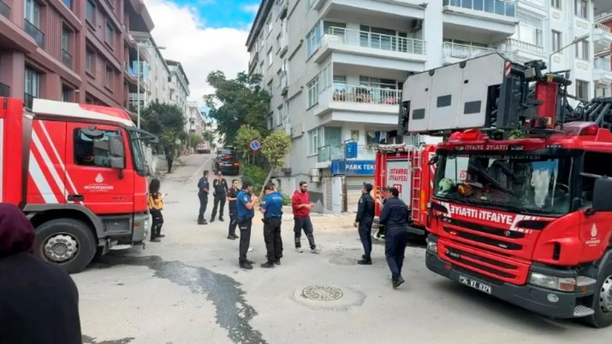 Ayrıntılar Netleşti: Avcılar'da elektrik panosunda yangın! 1'i çocuk 5 kişi tahliye edildi: Gelişmeler Takip E