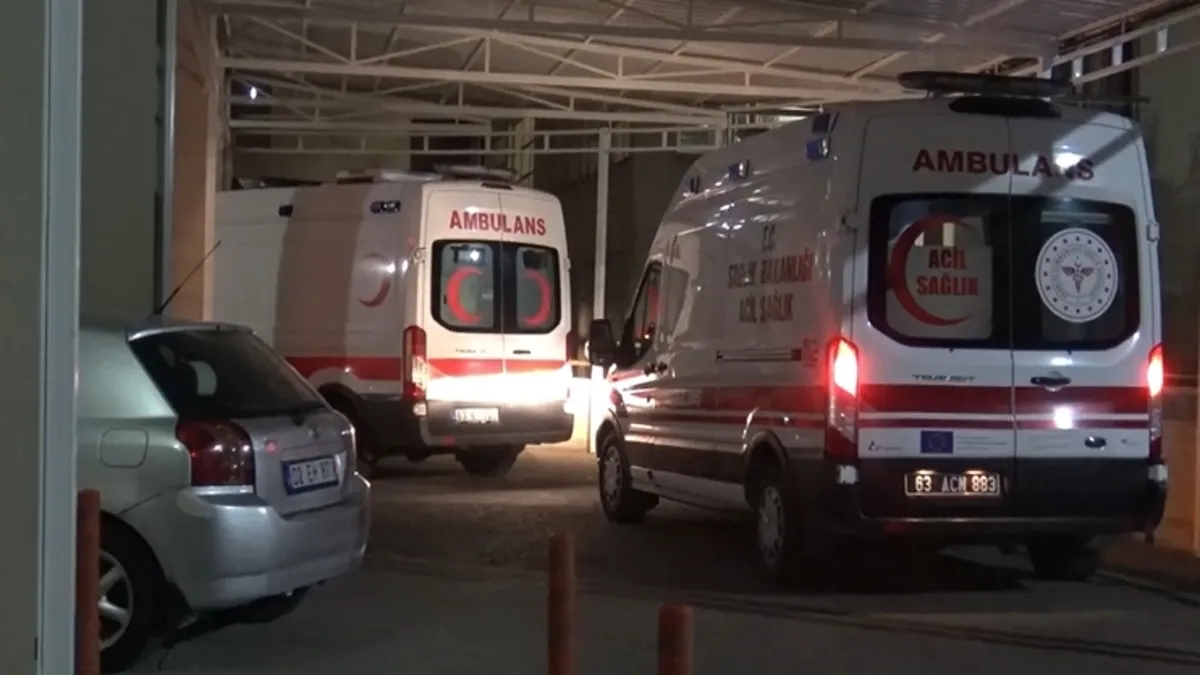 Son Gelişme: Siverek'te araç refüje çarptı: 1 kişi öldü, 1 yaralı - Son Dakika Bilgileri