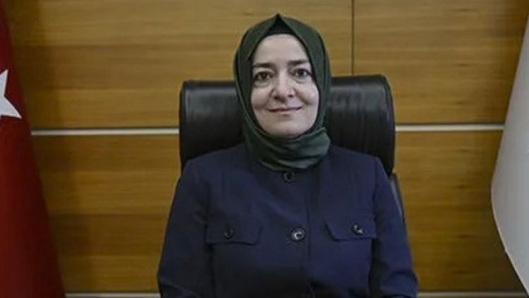 Gündemden Son Bilgiler: Fatma Betül Sayan Kaya, AK Parti’deki görevlerinden istifa ettiğini tüm detaylarıyla p