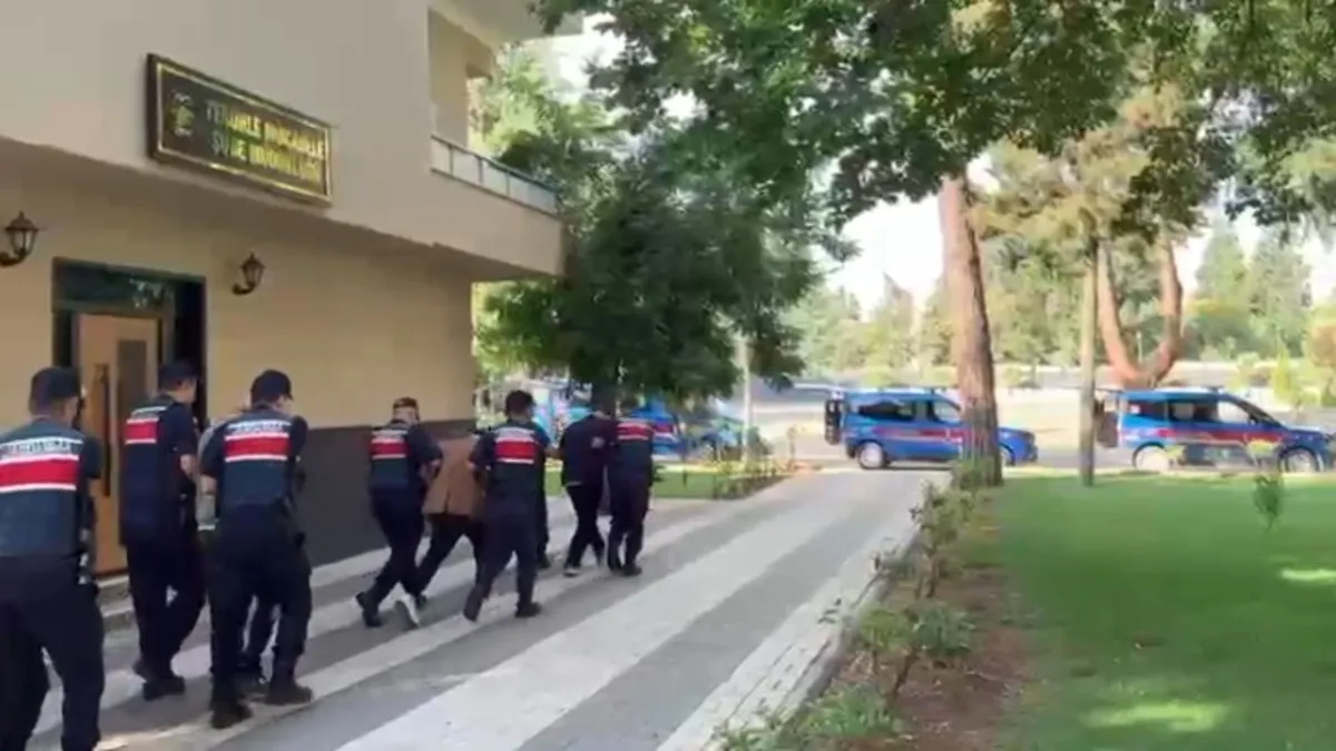 Gündemden Son Bilgiler: Gaziantep merkezli 3 ilde DEAŞ operasyonu: 5 şüpheli hakkında tutuklama kararı verildi