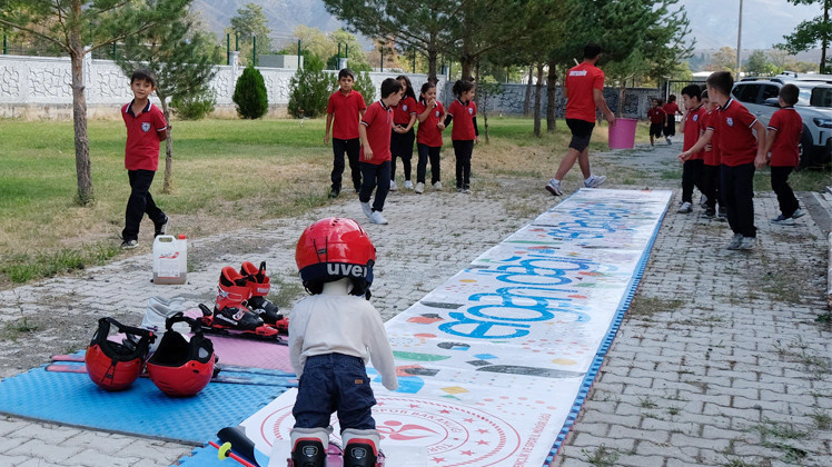 Yapay pistte kayak eğitimi - Son Dakika Bilgileri
