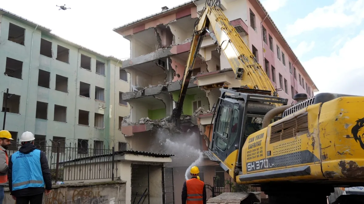 Kentsel dönüşümde ilçeler İBB’ye fark atıyor: Gelişmeler Takip Ediliyor