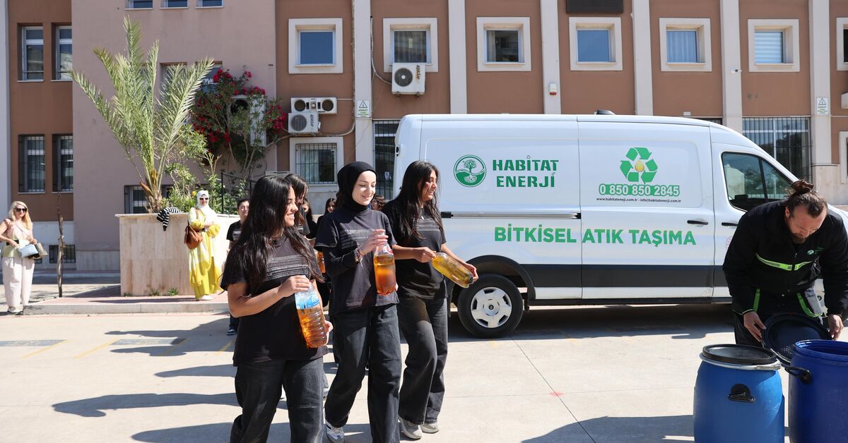 Gündemden Son Bilgiler: Buca'da 120 bin litre yağ geri dönüştürüldü