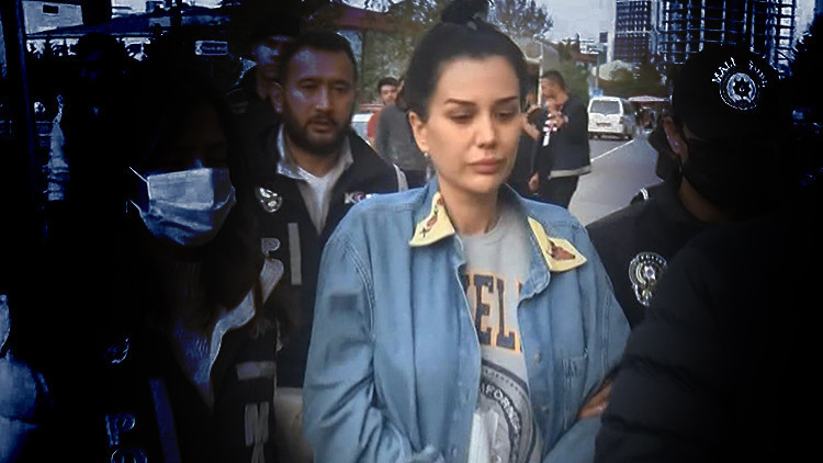Kritik Açıklama: 'Cumhurbaşkanına hakaret' suçlaması: Fenomen Dilan Polat, adliyeye getirildi - Son Dakika Bil
